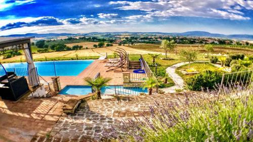 Spoleto By The Pool : Whole Villa - Sleeps 24