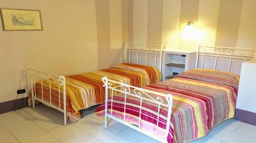 Spoleto By The Pool : Whole Villa - Sleeps 24
