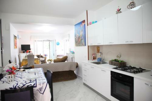 Villa Giardino 3 Camere 4 Bagni 2 Passi Dal Mare