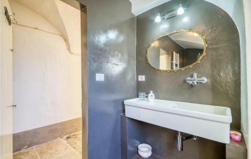Stunning Home In Monastero Bormida With 6 Bedrooms