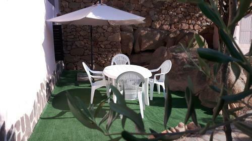 Mono-mary: Just 600m From The Sea With Private Beach!