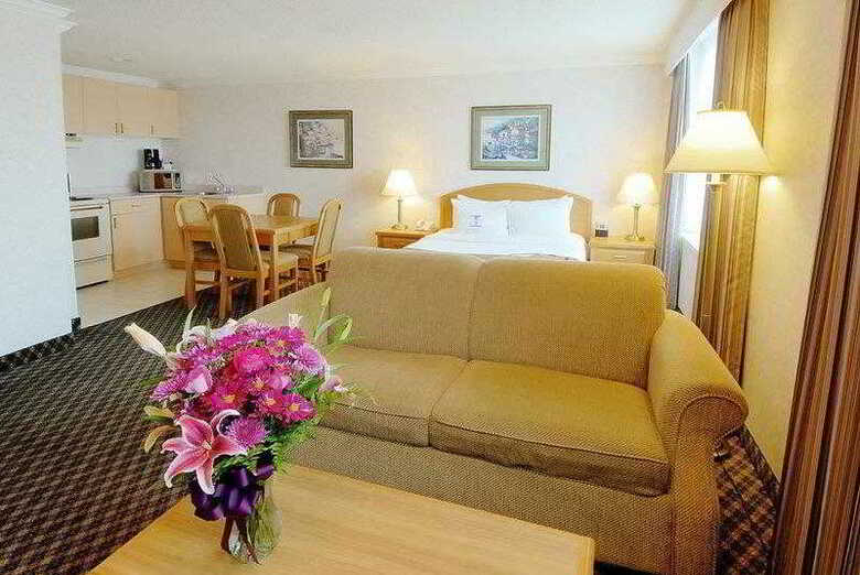 Best Western Plus Carlton Plaza Hotel