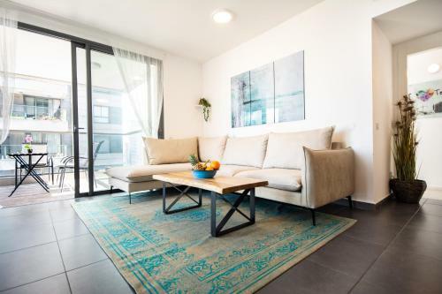 Apartamento Sarona Summit - Luxury & Spacious 3bd With Parking & Balcony