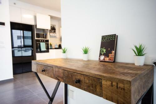 Apartamento Sarona Summit - Luxury & Spacious 3bd With Parking & Balcony