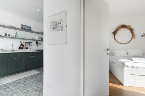 Boutique Two-bedroom Apartment On Nahalat Binyamin