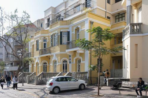 Boutique Two-bedroom Apartment On Nahalat Binyamin