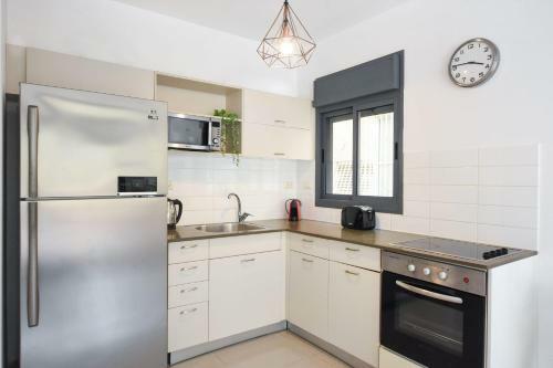 Apartamento Charming 1br With Jacuzzi In Pinsker By Holyguest