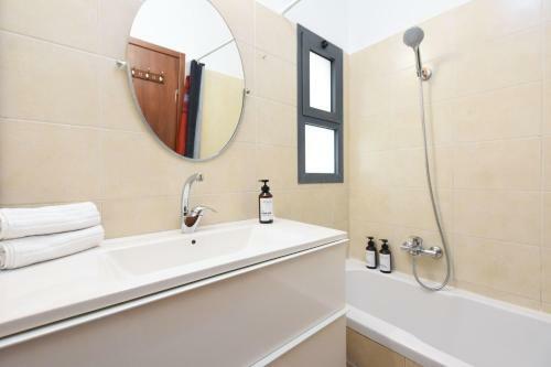 Apartamento Charming 1br With Jacuzzi In Pinsker By Holyguest