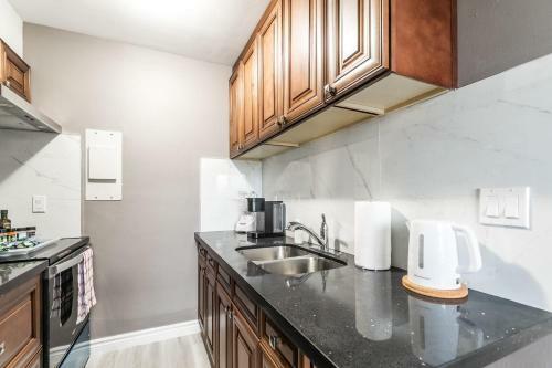 Cozy 1br King Apartment - Near Dt Hamilton!