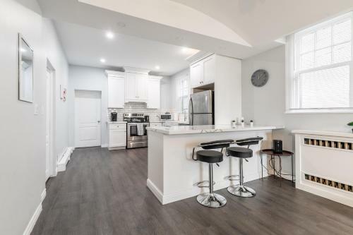 Apartamento Bright & Spacious 2br Apt With Netflix, Near Dt Hamilton!