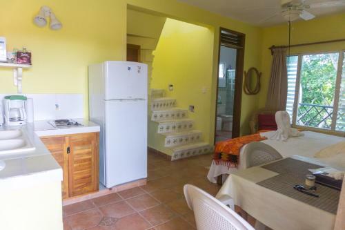 Hotel Sea Hawk Suites