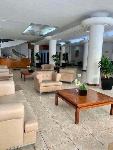 Hotel Capri De Leon Mexico