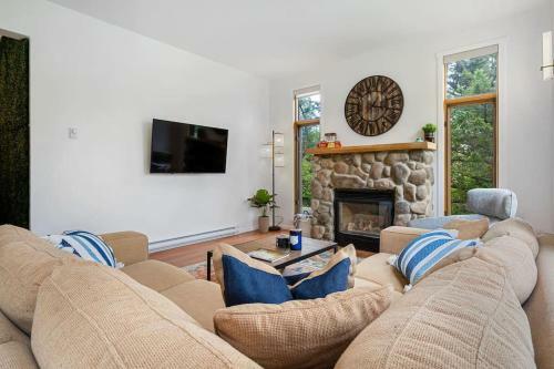 Chardonnay Chalet L Fireplace L Board Games L King