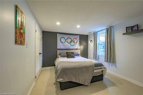 Villa Cheerful 5-bedroom Bungalow With Pool