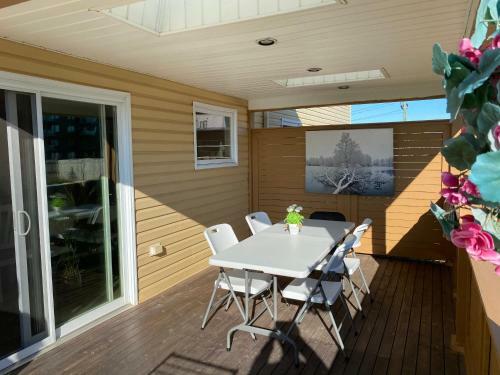 Private And Cosy Basement Apartment In Moncton North
