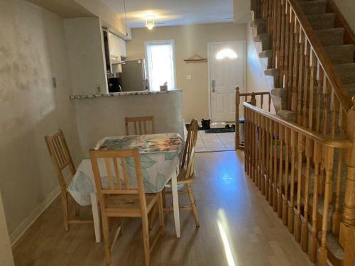 Entire Private 3-bedroom House With Parking Included