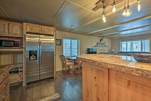 Updated Payson Retreat With Patio, Grill And Yard!