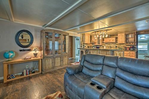 Updated Payson Retreat With Patio, Grill And Yard!