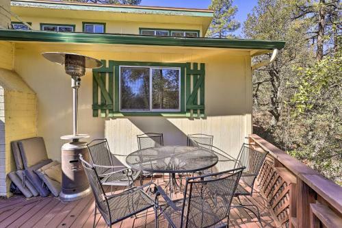 Cozy Pine Cabin With Fire Pit, Deck And Grill!