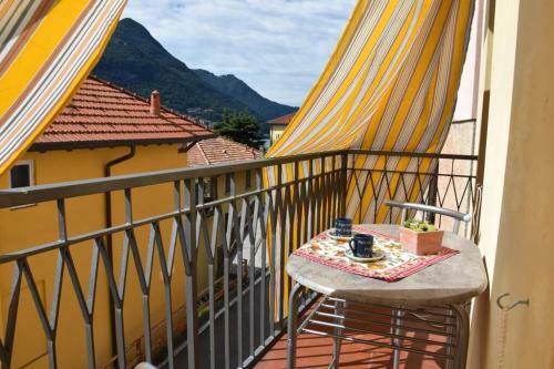 La Resilienza, Apartment With View, Carate Urio