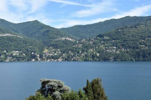 La Resilienza, Apartment With View, Carate Urio