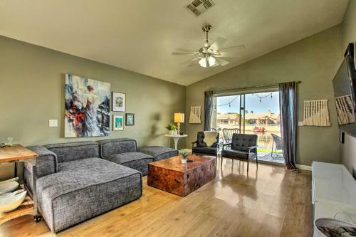 Glendale Lakefront Home With Patio And Gas Grill!