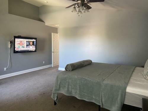 Charming Peoria Home 5br With Pool