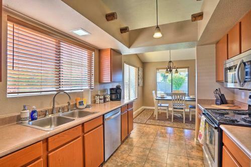 Peoria Home With Large Yard About 14 Mi To Phoenix!