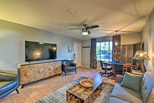 Tempe Retreat With Volleyball Court And Fire Pit!