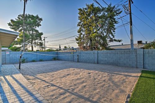 Tempe Retreat With Volleyball Court And Fire Pit!