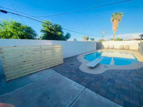 Upscale Tempe Getaway