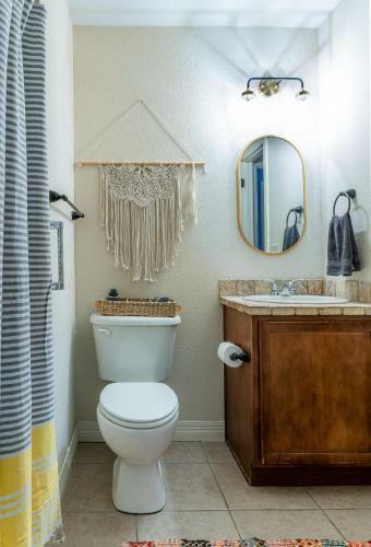 Spacious Cottage Getaway - Royal Beds, Fireplace