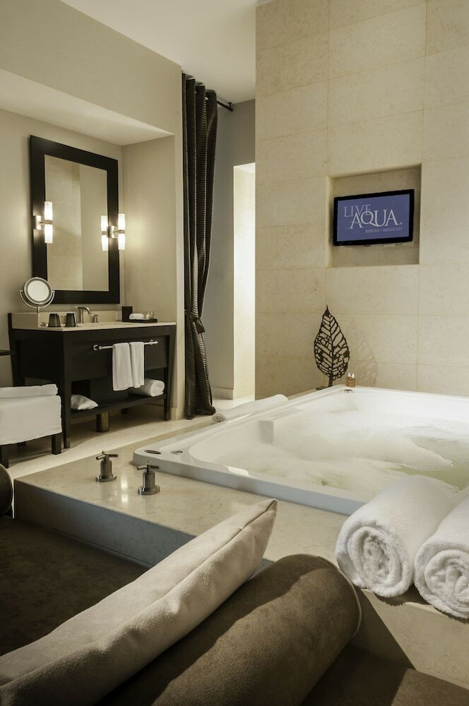 Hotel Live Aqua Mexico City
