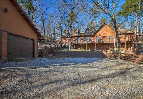 Luxury Hot Springs Cabin With Deck Near Lake Hamilton
