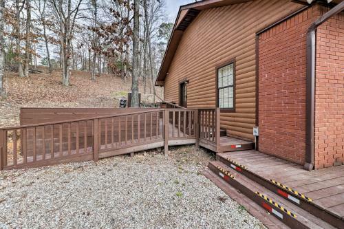 Luxury Hot Springs Cabin With Deck Near Lake Hamilton