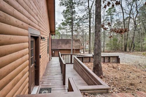 Luxury Hot Springs Cabin With Deck Near Lake Hamilton