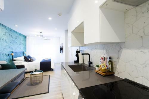 Apartamento Studio Palms Steps From Jeantalon Market Full Bath By Den Stays