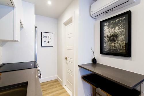 Apartamento Studio Palms Steps From Jeantalon Market Full Bath By Den Stays