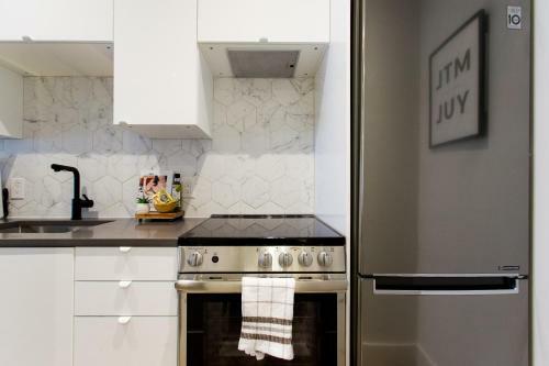 Apartamento Studio Palms Steps From Jeantalon Market Full Bath By Den Stays