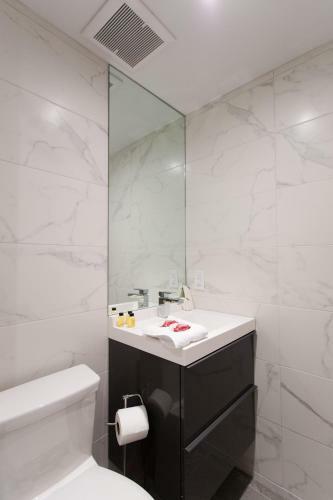 Apartamento Studio Palms Steps From Jeantalon Market Full Bath By Den Stays