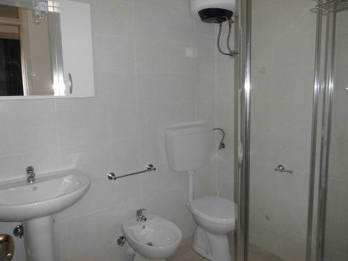 Villa In Excellent Location For 6 People With Swimming Pool