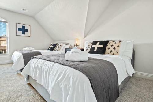 Apollo House - Amazing Location In Rogers, Ar - Sleeps 11!