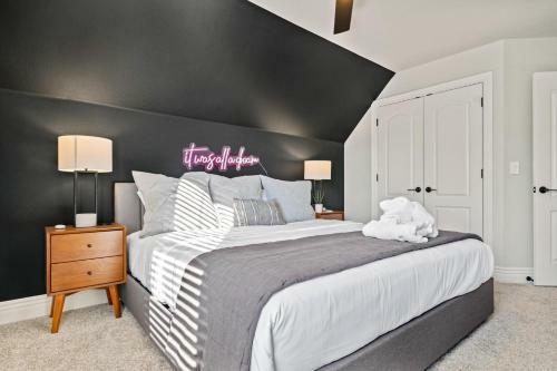Apollo House - Amazing Location In Rogers, Ar - Sleeps 11!