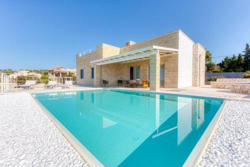 Villa Porta Azzurra By Posarellivillas