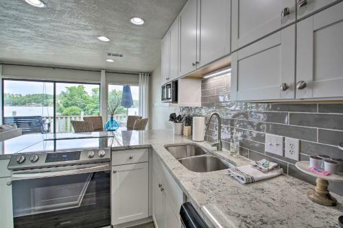 Apartamento Hot Springs Getaway With Balcony And Lake Access!