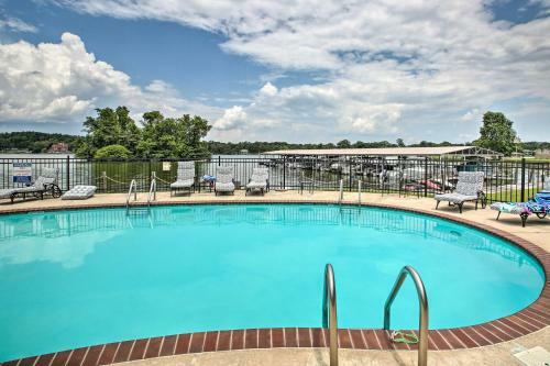 Apartamento Hot Springs Getaway With Balcony And Lake Access!