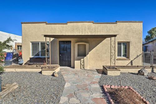Adobe-style Retreat Less Than 2 Mi To Dtwn Tucson!