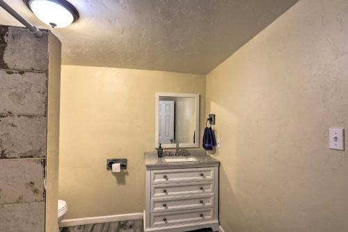 Adobe-style Retreat Less Than 2 Mi To Dtwn Tucson!