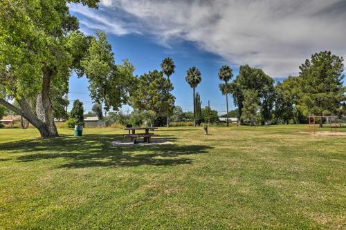 Pet-friendly Home, 4 Miles To U Of A Campus