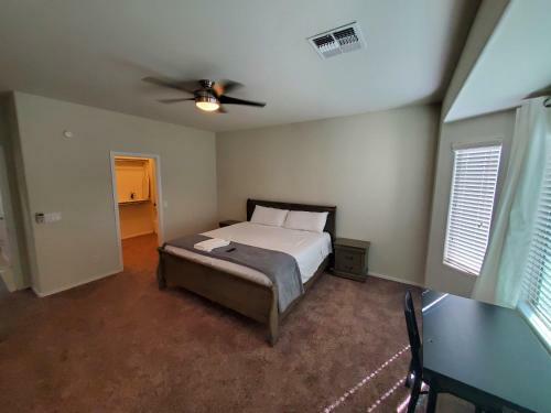 Hostal Phoenix Iii, Minutes To Airport And Downtown